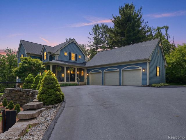 45625 W 9 Mile Road, Novi, MI 48374