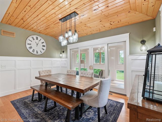 45625 W 9 Mile Road, Novi, MI 48374