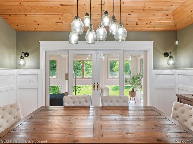 45625 W 9 Mile Road, Novi, MI 48374