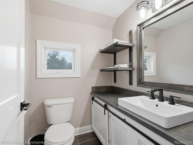 45625 W 9 Mile Road, Novi, MI 48374