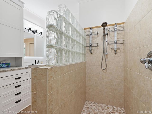 45625 W 9 Mile Road, Novi, MI 48374