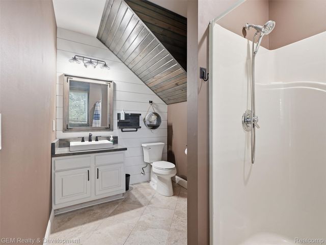 45625 W 9 Mile Road, Novi, MI 48374