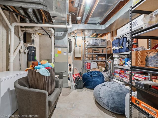 45625 W 9 Mile Road, Novi, MI 48374