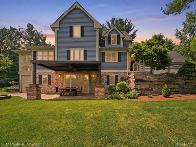 45625 W 9 Mile Road, Novi, MI 48374