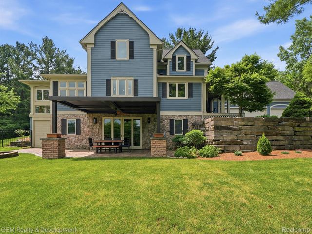 45625 W 9 Mile Road, Novi, MI 48374