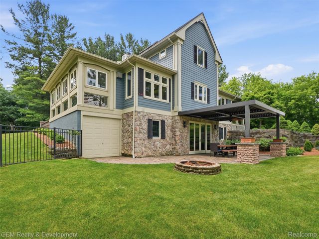 45625 W 9 Mile Road, Novi, MI 48374