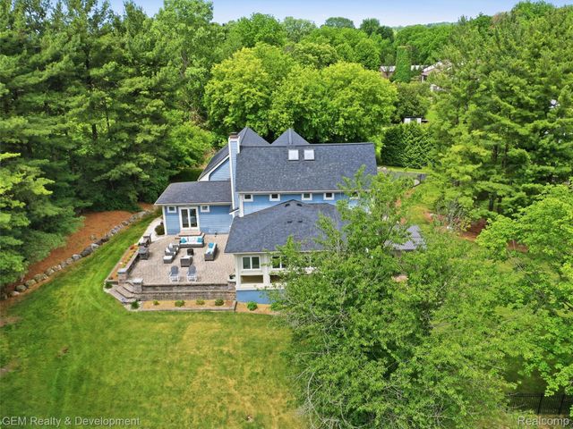45625 W 9 Mile Road, Novi, MI 48374