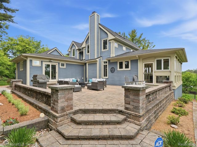 45625 W 9 Mile Road, Novi, MI 48374