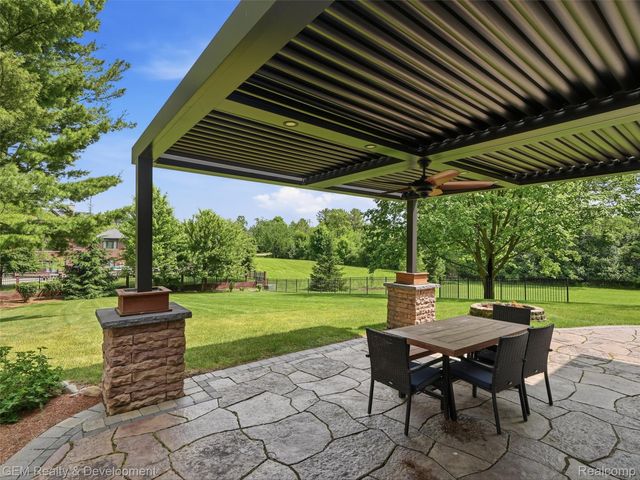 45625 W 9 Mile Road, Novi, MI 48374