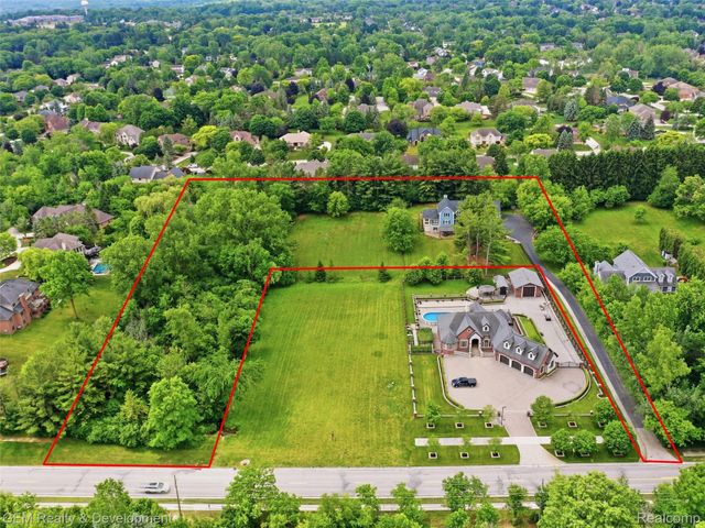 45625 W 9 Mile Road, Novi, MI 48374