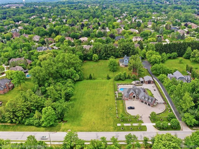 45625 W 9 Mile Road, Novi, MI 48374