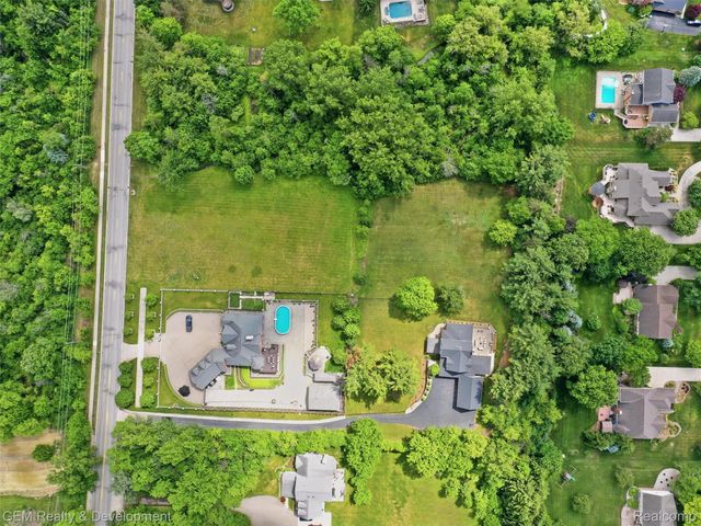 45625 W 9 Mile Road, Novi, MI 48374