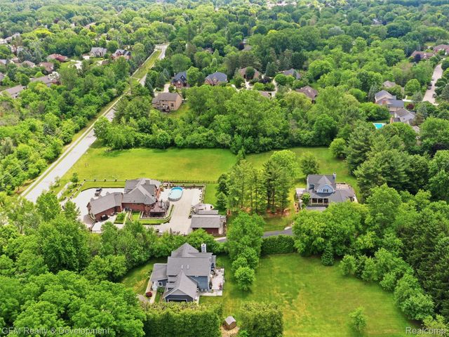 45625 W 9 Mile Road, Novi, MI 48374