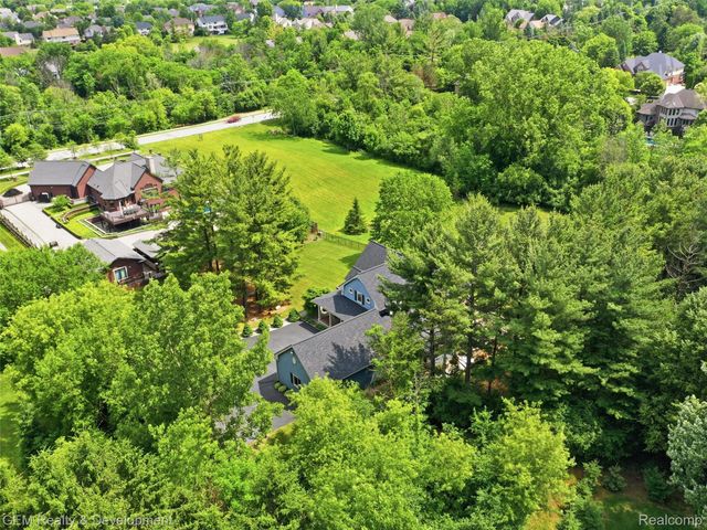 45625 W 9 Mile Road, Novi, MI 48374