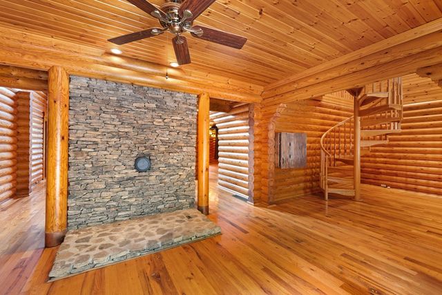 214 Cross Creek Trail, Robbinsville, NC 28771
