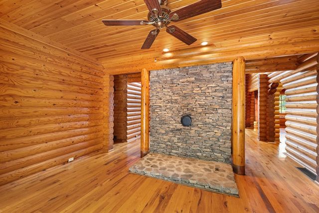 214 Cross Creek Trail, Robbinsville, NC 28771
