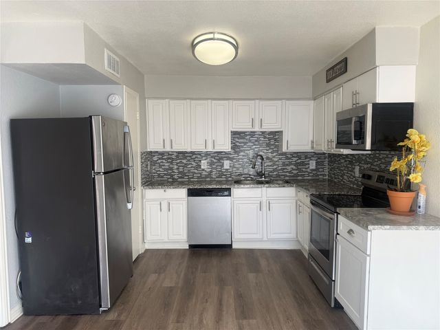 4401 Tophill Lane, Irving, TX 75038