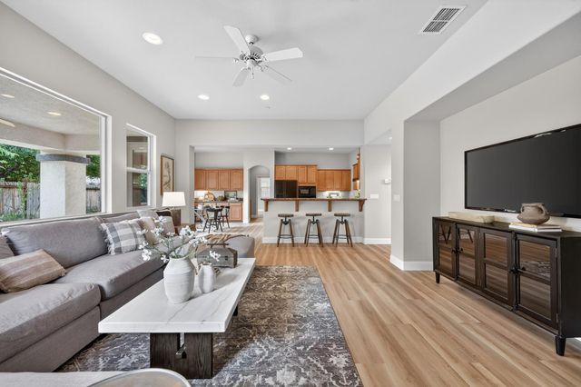 503 Lohse Ct, Lincoln, CA 95648