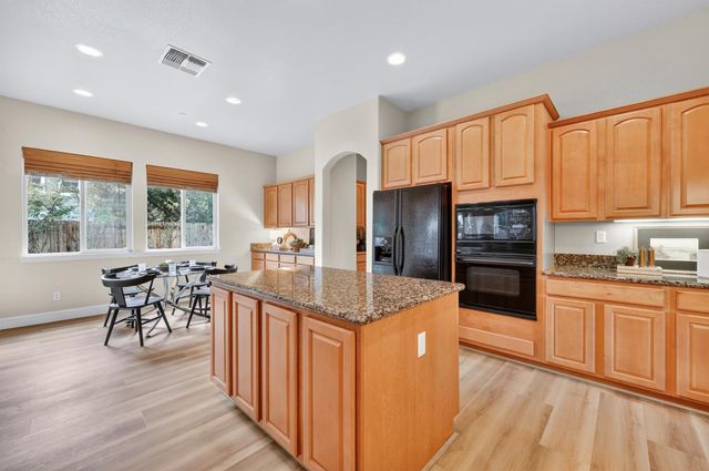 503 Lohse Ct, Lincoln, CA 95648