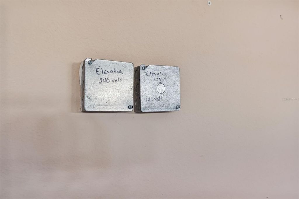 Image 80 of property listing at 2630 GRAND LAKESIDE DRIVE, Palm Harbor, FL 34684