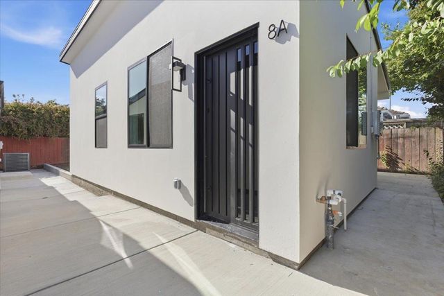 8 Friendly Court, Redwood City, CA 94063