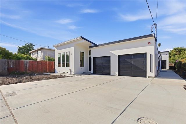8 Friendly Court, Redwood City, CA 94063