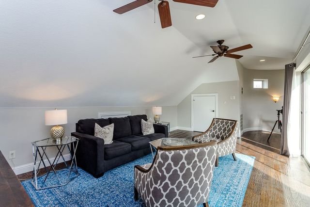 3817 Bowser Avenue C, Dallas, TX 75219