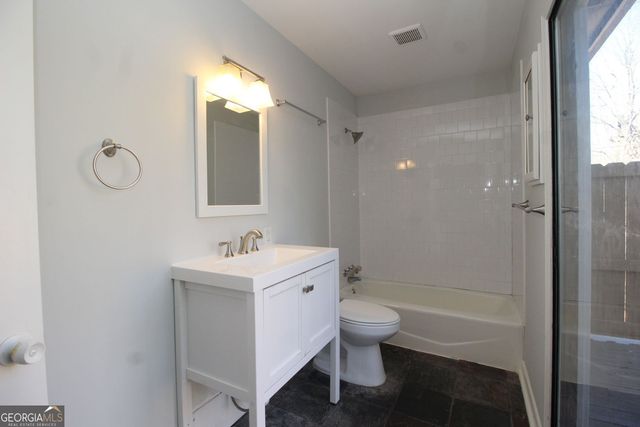 9240 Nova Drive, Gainesville, GA 30506