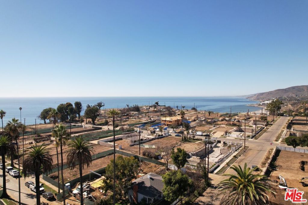 Image 6 of property listing at 500 Swarthmore Avenue, Pacific Palisades, CA 90272