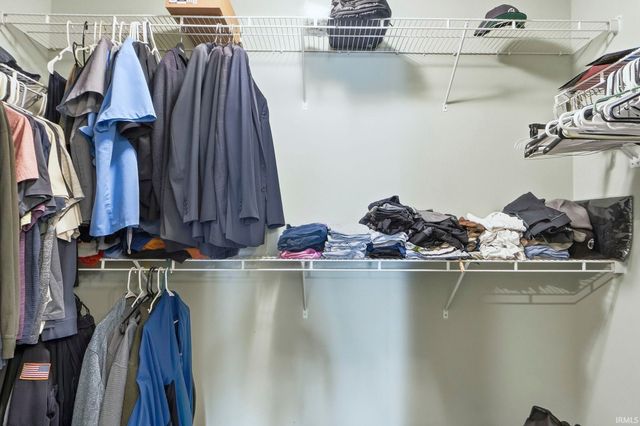 3810 Victoria Lakes Court, New Haven, IN 46774