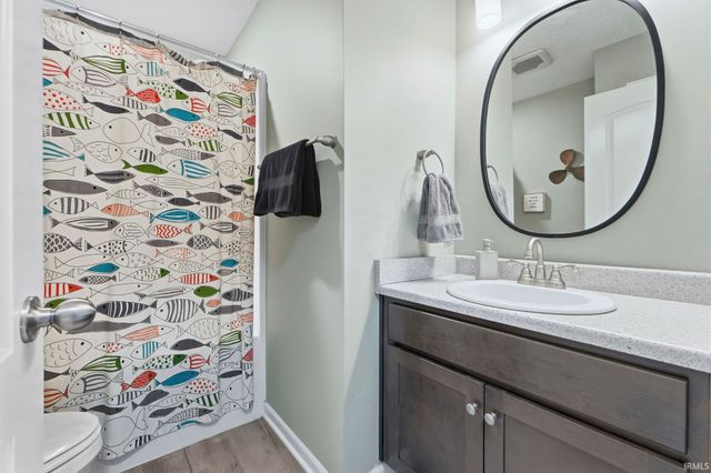 3810 Victoria Lakes Court, New Haven, IN 46774