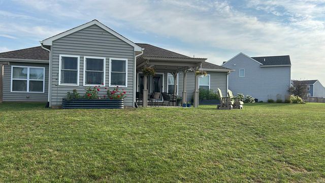 3810 Victoria Lakes Court, New Haven, IN 46774