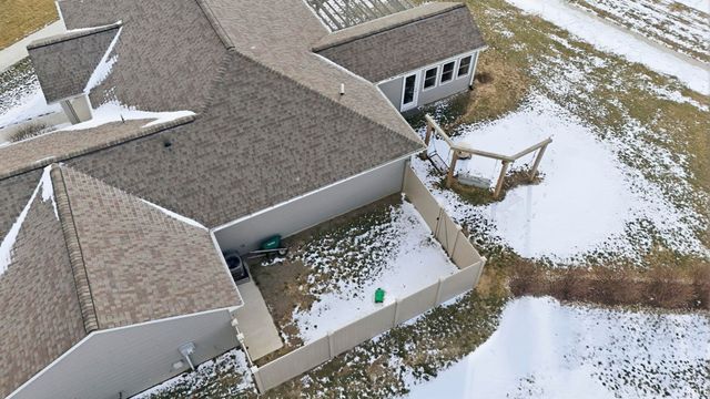 3810 Victoria Lakes Court, New Haven, IN 46774