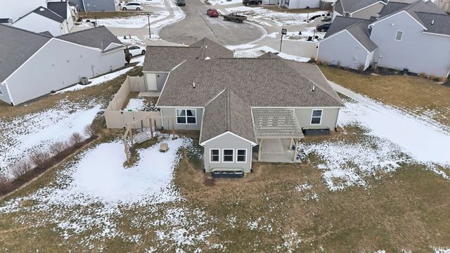 3810 Victoria Lakes Court, New Haven, IN 46774