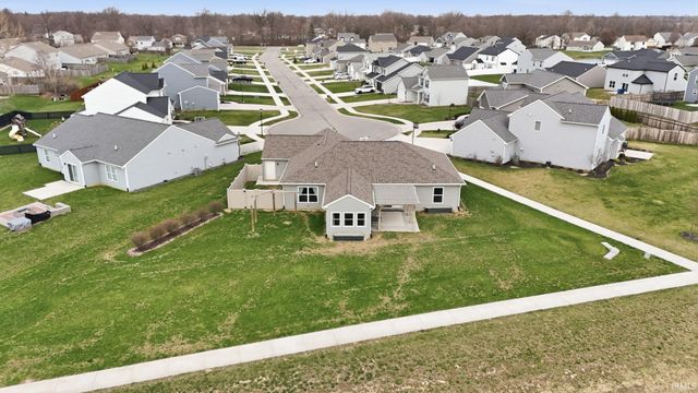 3810 Victoria Lakes Court, New Haven, IN 46774