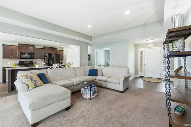 3810 Victoria Lakes Court, New Haven, IN 46774