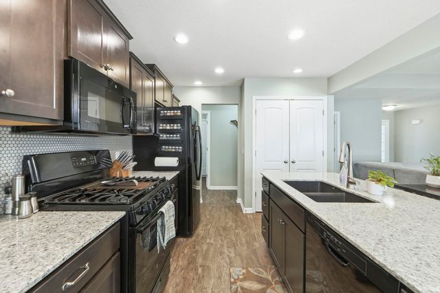 3810 Victoria Lakes Court, New Haven, IN 46774