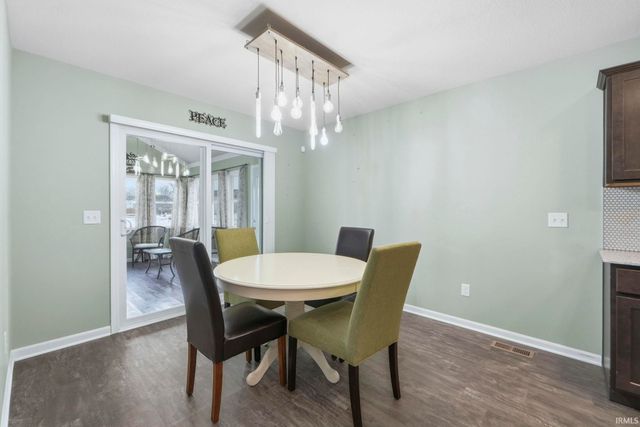 3810 Victoria Lakes Court, New Haven, IN 46774