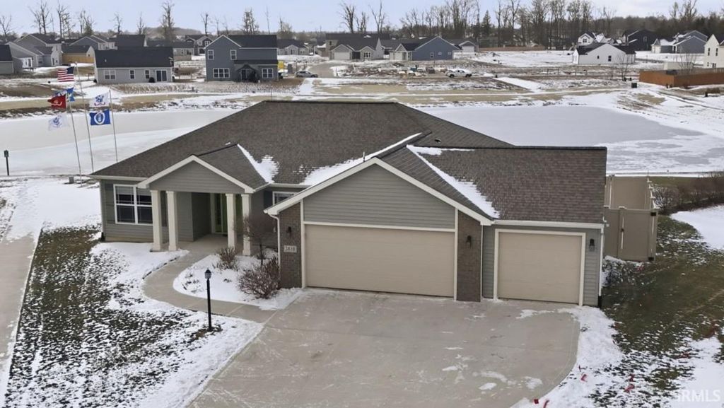 3810 Victoria Lakes Court, New Haven, IN 46774