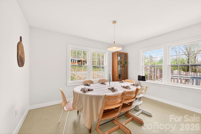 318 Stonewall Avenue, Swannanoa, NC 28778