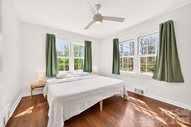 318 Stonewall Avenue, Swannanoa, NC 28778