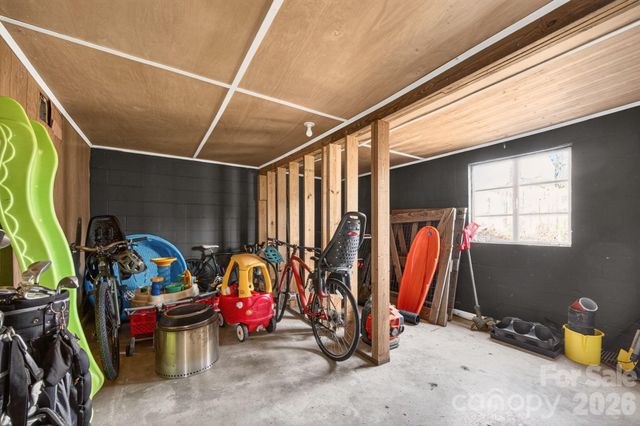 318 Stonewall Avenue, Swannanoa, NC 28778