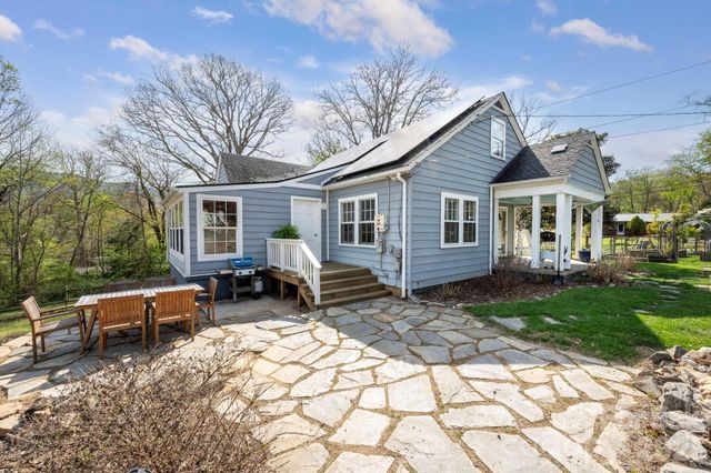 318 Stonewall Avenue, Swannanoa, NC 28778