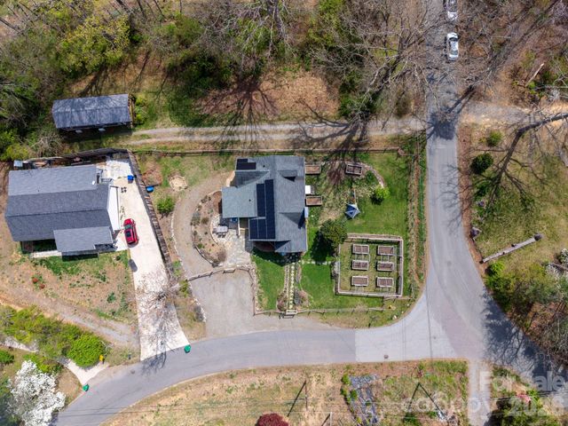 318 Stonewall Avenue, Swannanoa, NC 28778