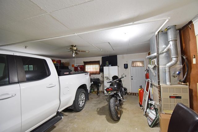 112 NW 9th Avenue, Independence, IA 50644
