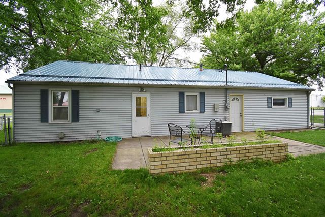 112 NW 9th Avenue, Independence, IA 50644