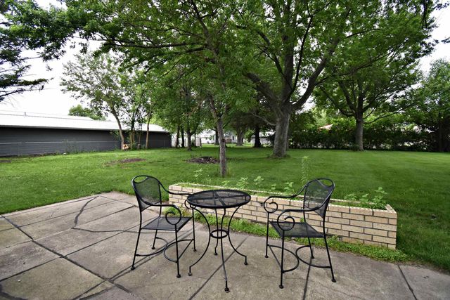 112 NW 9th Avenue, Independence, IA 50644