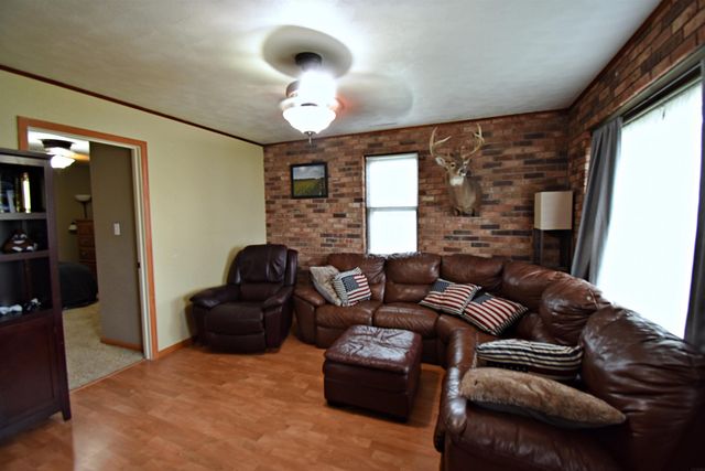 112 NW 9th Avenue, Independence, IA 50644