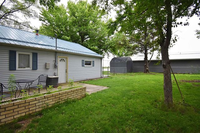 112 NW 9th Avenue, Independence, IA 50644