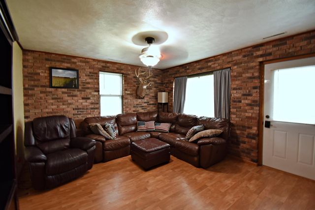 112 NW 9th Avenue, Independence, IA 50644